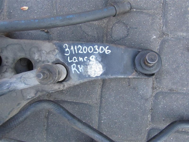 Рычаг передней подвески нижний передний правый LANCER IX 9 03-07 Рычаг передней подвески нижний передний правый LANCER IX 9 03-07
