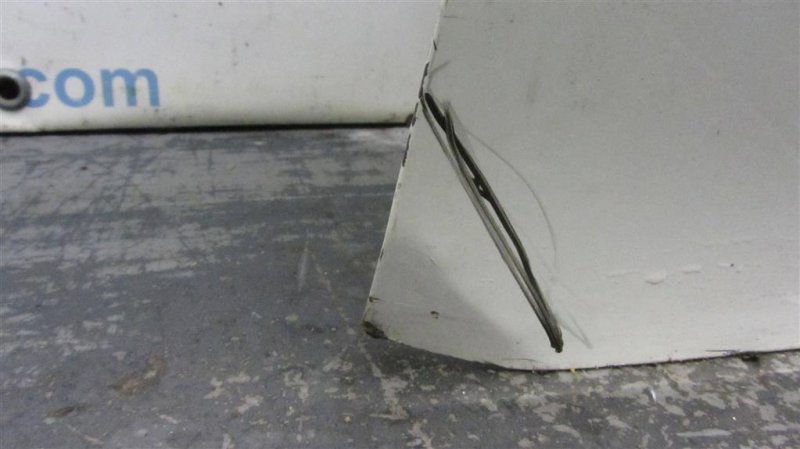 Дверь передняя правая AURIS 06-12