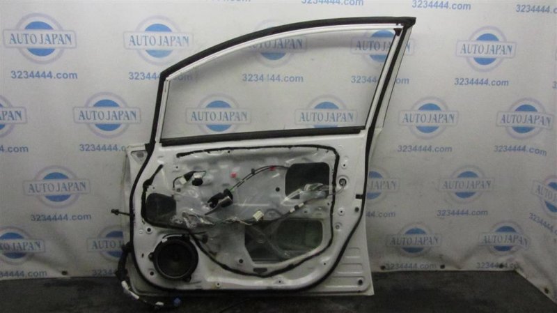 Дверь передняя правая AURIS 06-12