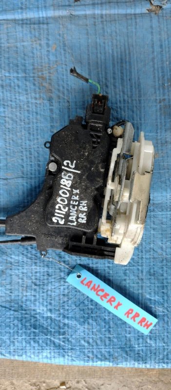 Замок двери задний правый MITSUBISHI LANCER X 10 07-15