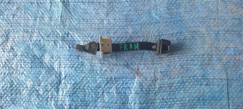 Ограничитель двери передний правый OUTLANDER XL 05-13 2007 Внедорожник 3.0 Ограничитель двери передний правый OUTLANDER XL 05-13 2007 Внедорожник 3.0