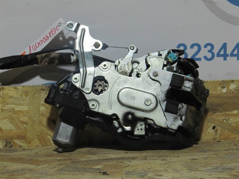 Замок двери задний левый SIENNA 03-10 2009 GSL20 3.5 2GR-FE Замок двери задний левый SIENNA 03-10 2009 GSL20 3.5 2GR-FE