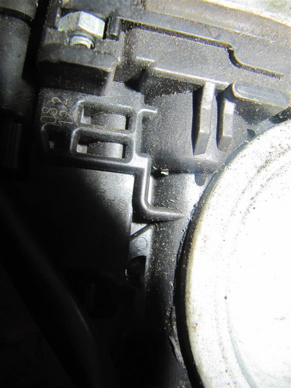 Замок двери задний левый SIENNA 03-10 2009 GSL20 3.5 2GR-FE Замок двери задний левый SIENNA 03-10 2009 GSL20 3.5 2GR-FE