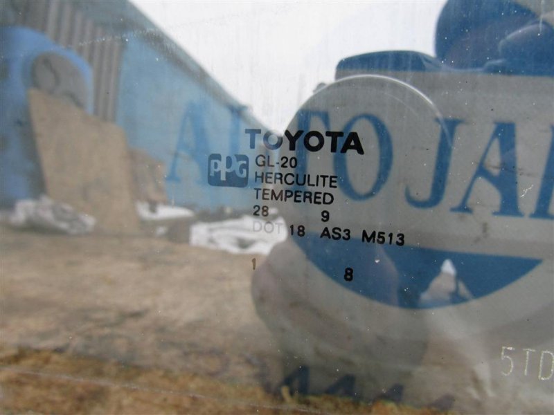 Стекло двери заднее левое TOYOTA SIENNA 03-10 GSL20 3.5 2GR-FE