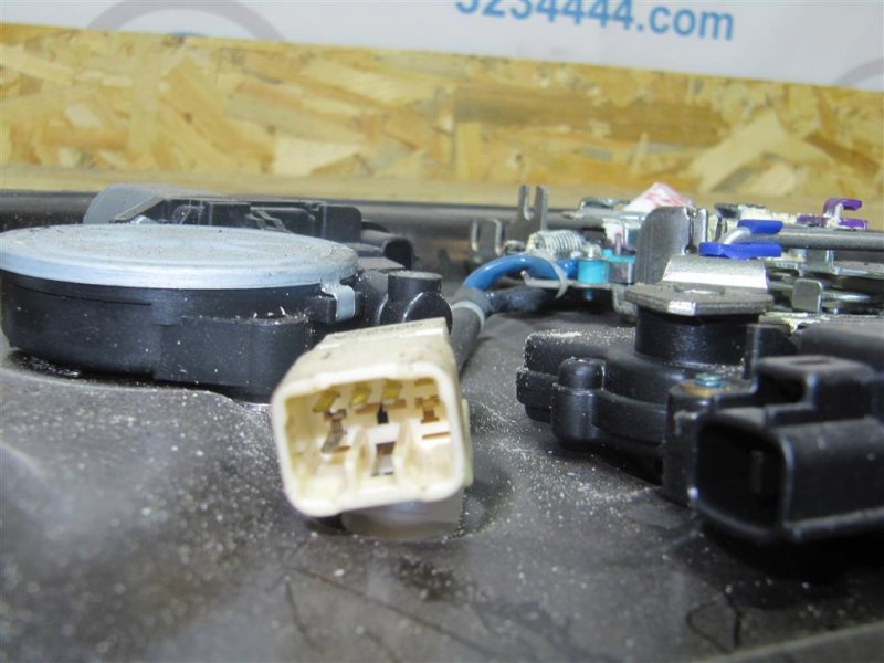 Стеклоподъемник задний левый SIENNA 03-10 2009 GSL20 3.5 2GR-FE Стеклоподъемник задний левый SIENNA 03-10 2009 GSL20 3.5 2GR-FE