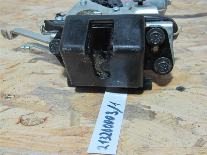 Замок крышки багажника TOYOTA SIENNA 03-10 GSL20 3.5 2GR-FE
