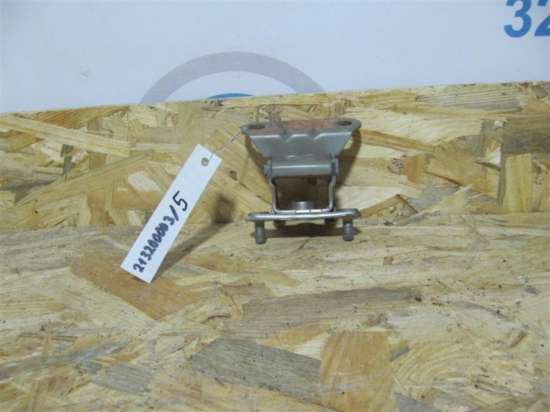 Запчасть петля крышки багажника правая TOYOTA SIENNA 03-10 2009 GSL20 3.5 2GR-FE 68810-08010 Б/У Петля крышки багажника правая TOYOTA SIENNA 03-10 2009 GSL20 3.5 2GR-FE 68810-08010 Б/У