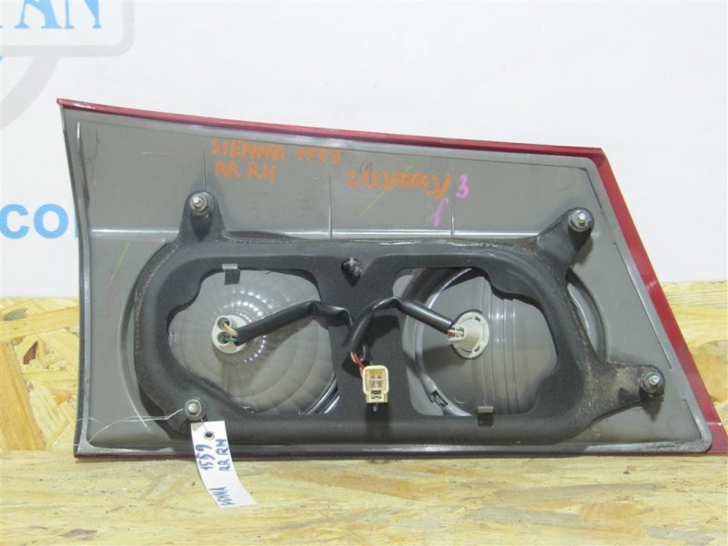 Фонарь внутренний задний правый SIENNA 03-10 2009 GSL20 3.5 2GR-FE