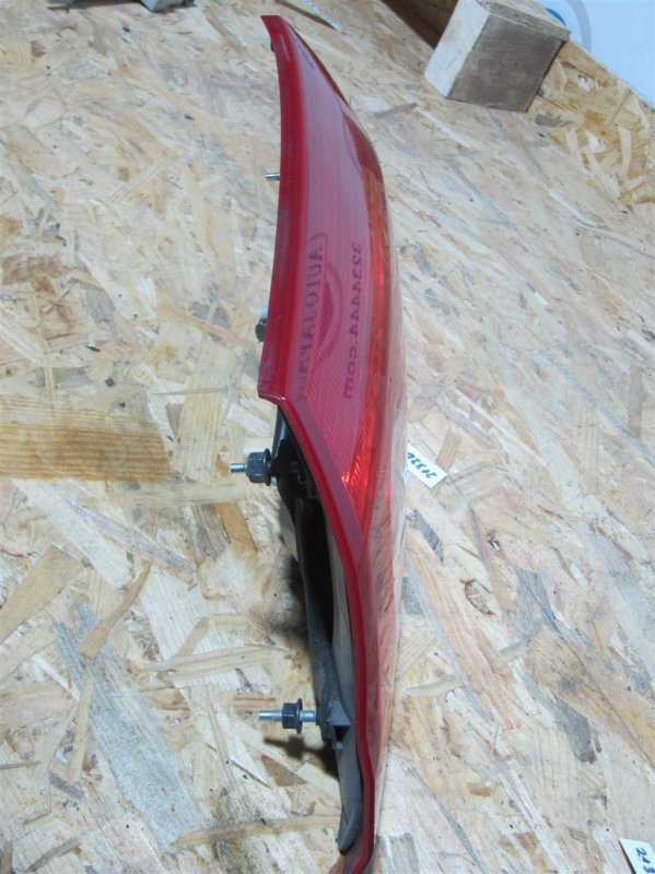 Фонарь внутренний задний правый SIENNA 03-10 2009 GSL20 3.5 2GR-FE