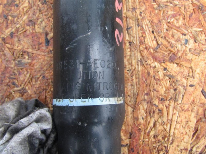 Амортизатор задний SIENNA 03-10 2009 GSL20 3.5 2GR-FE Амортизатор задний SIENNA 03-10 2009 GSL20 3.5 2GR-FE