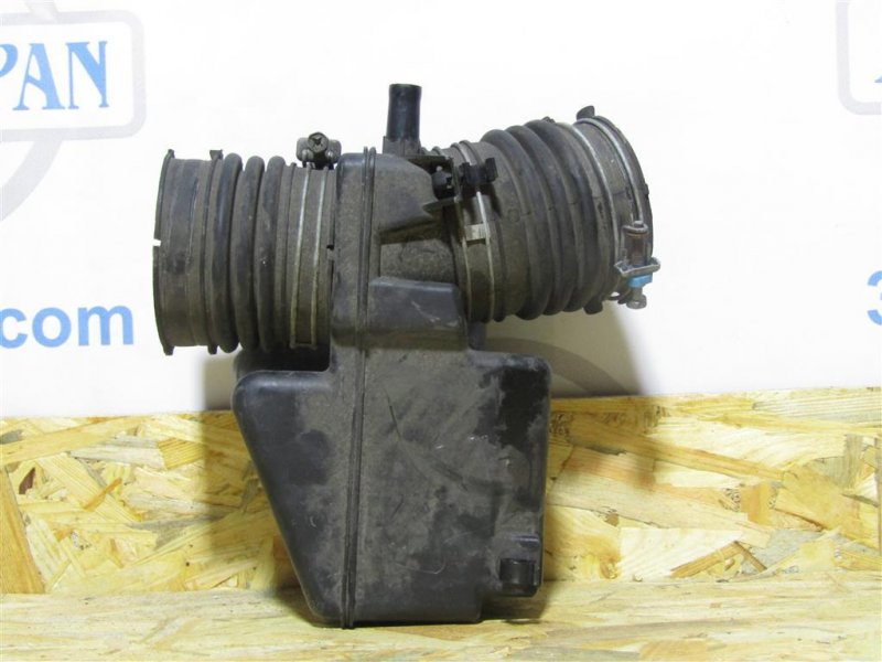 Патрубок воздушного фильтра TOYOTA SIENNA 03-10 2009 GSL20 3.5 2GR-FE 17882-0P050 Б/У