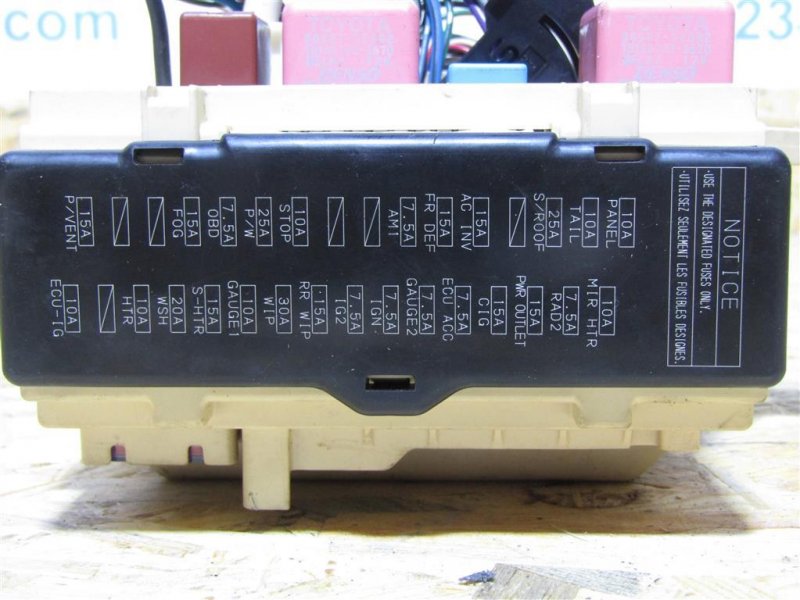 Блок предохранителей салон SIENNA 03-10 2009 GSL20 3.5 2GR-FE