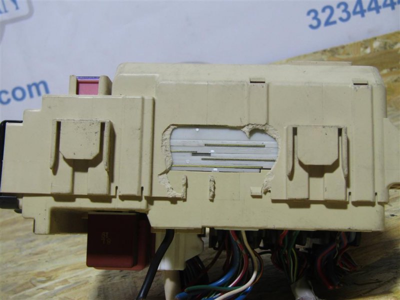 Блок предохранителей салон SIENNA 03-10 2009 GSL20 3.5 2GR-FE