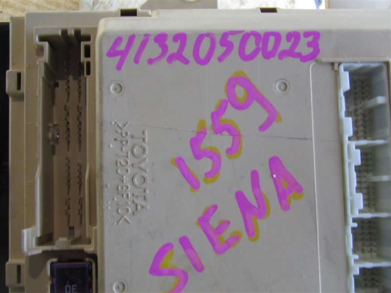 Блок предохранителей салон SIENNA 03-10 2009 GSL20 3.5 2GR-FE