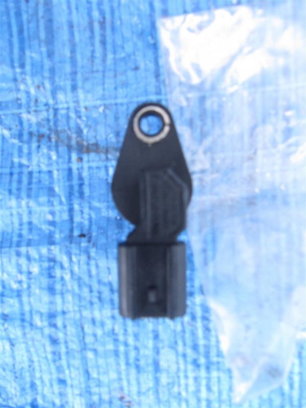 Датчик положения распредвала 6 GG 02-07 2008 Седан 2.3 Датчик положения распредвала 6 GG 02-07 2008 Седан 2.3