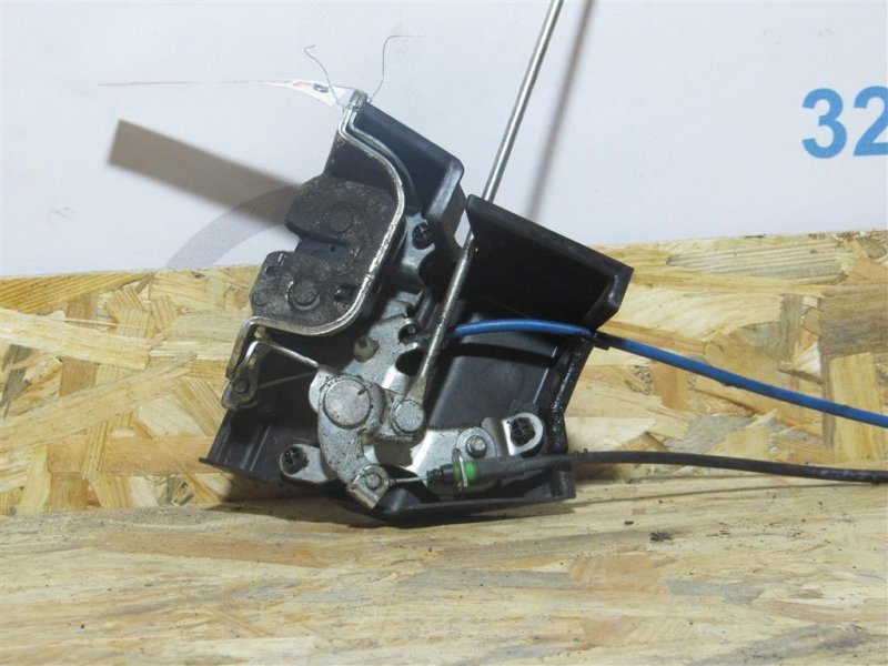 Замок двери задний левый SIENNA 03-10 2009 GSL20 3.5 2GR-FE Замок двери задний левый SIENNA 03-10 2009 GSL20 3.5 2GR-FE