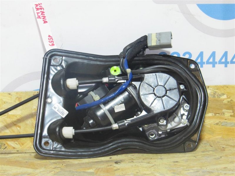 Запчасть замок двери задний левый TOYOTA SIENNA 03-10 2009 GSL20 3.5 2GR-FE 85620-08052 Б/У Замок двери задний левый TOYOTA SIENNA 03-10 2009 GSL20 3.5 2GR-FE 85620-08052 Б/У