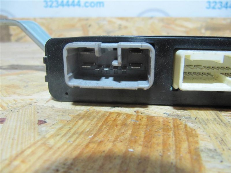 Блок управления дверей задний левый TOYOTA SIENNA 03-10 GSL20 3.5 2GR-FE