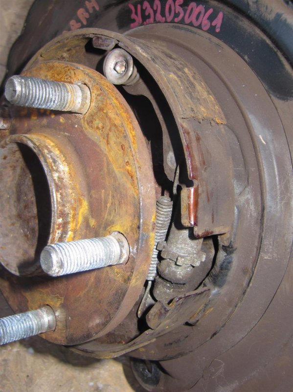 Ступица задняя правая GALANT 03-12 2010 Седан 2.4 Ступица задняя правая GALANT 03-12 2010 Седан 2.4