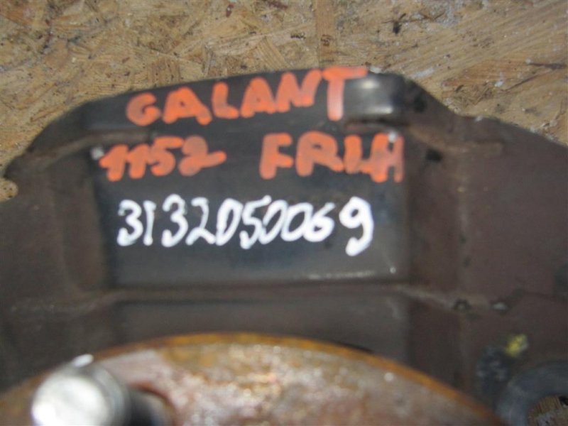 Ступица передняя левая MITSUBISHI GALANT 03-12 Седан 2.4