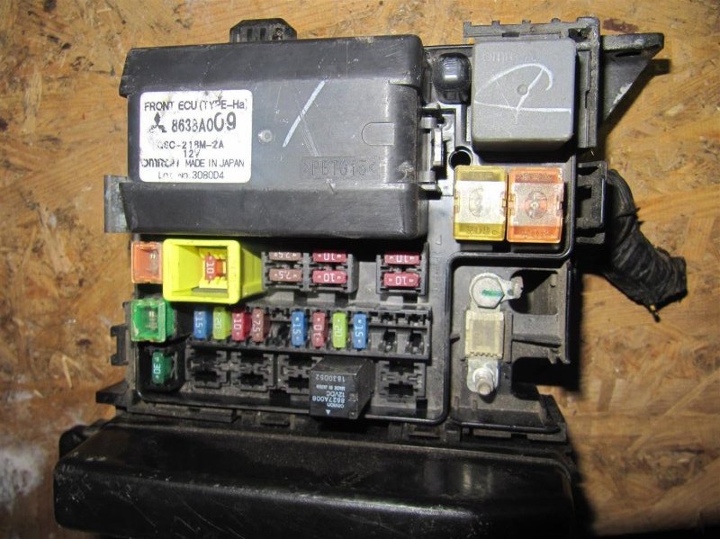 Блок предохранителей моторный отсек MITSUBISHI GALANT 03-12 2010 Седан 2.4 8501B971 Б/У