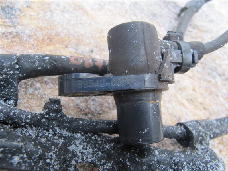 Датчик ABS передний правый CAMRY 30 02-06 2004 ACV30 2.4 2AZFE