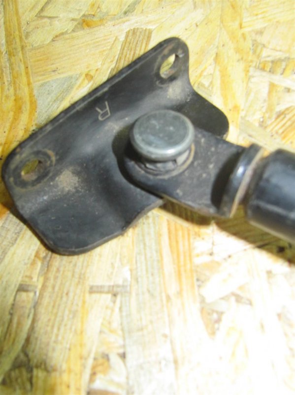 Амортизатор крышки багажника SUBARU IMPREZA 07-11 GE/GH