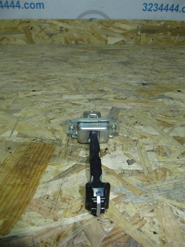 Ограничитель двери передний левый ASX / OUTLANDER SPORT 10-21 Ограничитель двери передний левый ASX / OUTLANDER SPORT 10-21