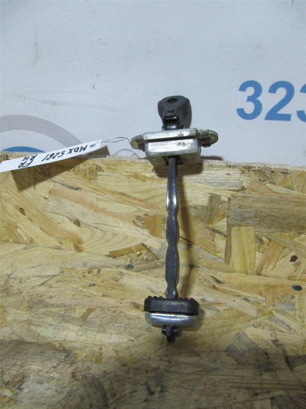 Ограничитель двери передний правый MDX (YD2) 06-13 2011 YD2 3.7 Ограничитель двери передний правый MDX (YD2) 06-13 2011 YD2 3.7