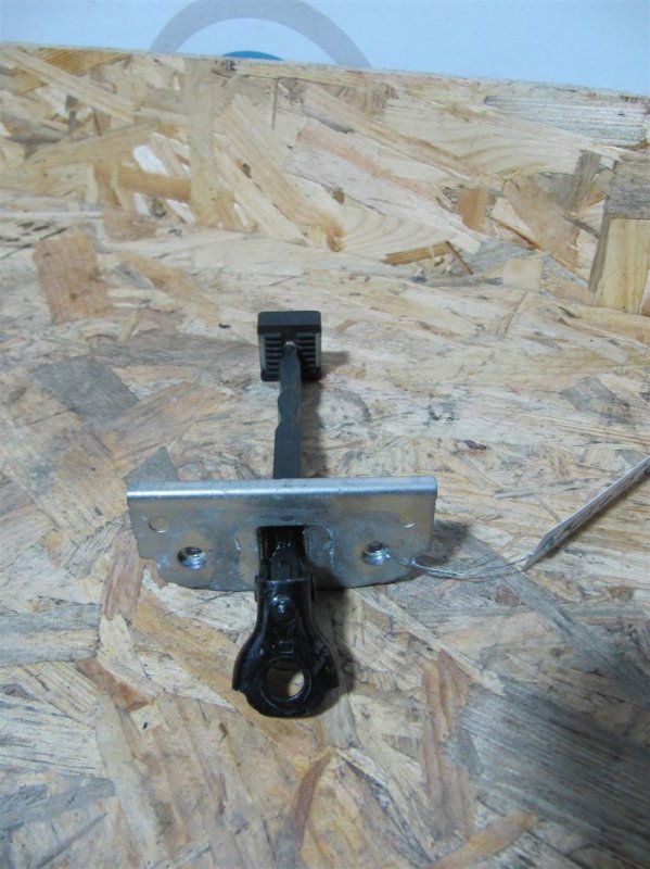 Ограничитель двери задний правый ACURA MDX (YD3) 13-21 Внедорожник 3.5 Ограничитель двери задний правый ACURA MDX (YD3) 13-21 Внедорожник 3.5