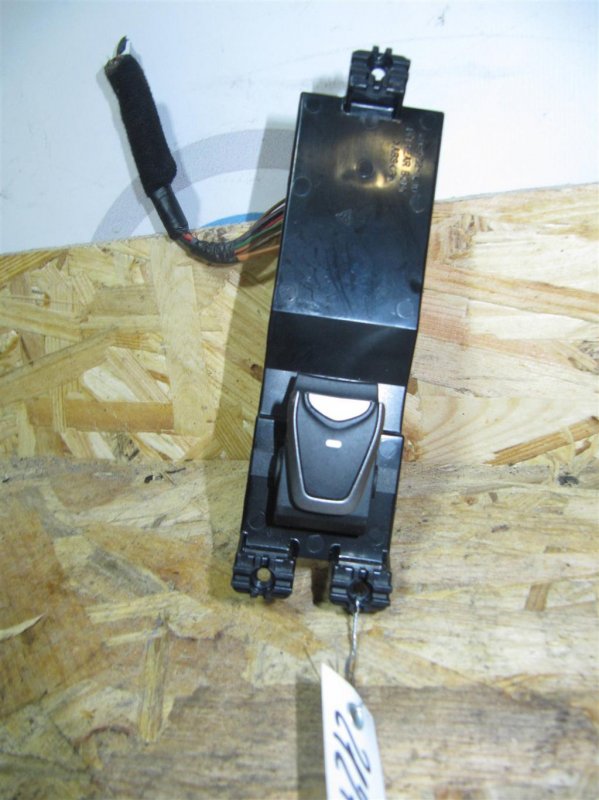 Кнопка стеклоподъемника задняя левая HYUNDAI SANTA FE (DM) 12-18 2013 Внедорожник 2.4 93580-2W000 Б/У