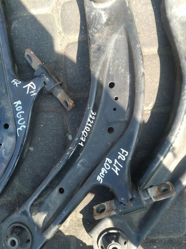 Рычаг передней подвески нижний передний левый NISSAN X-TRAIL/ROGUE T32 13-20 54501-4CA0A Б/У