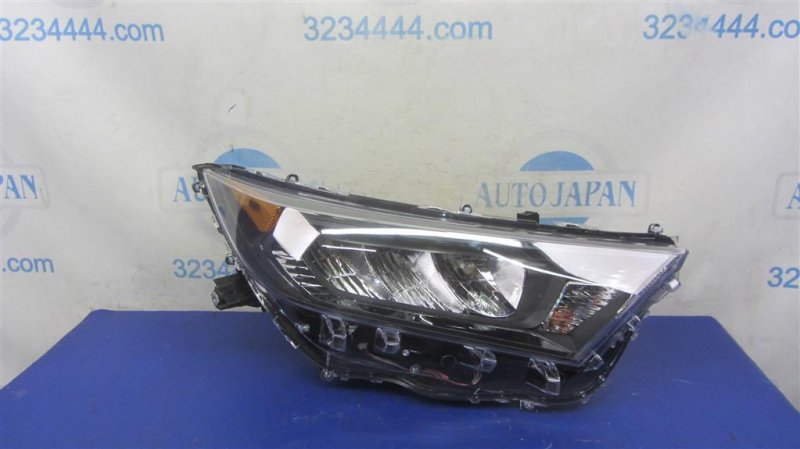 Запчасть фара передняя правая TOYOTA RAV4 18- 81130-42810 Б/У Фара передняя правая TOYOTA RAV4 18- 81130-42810 Б/У