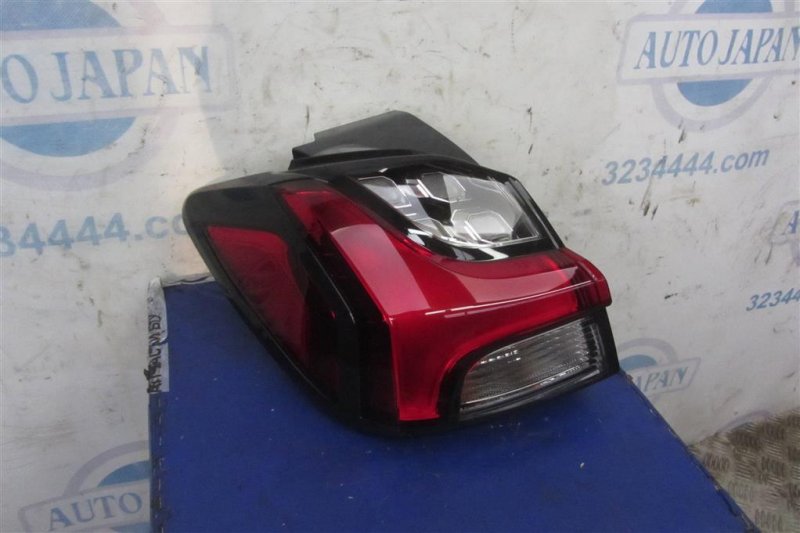 Запчасть фонарь наружный задний левый MITSUBISHI ASX / OUTLANDER SPORT 10-21 8330B321 новая Фонарь наружный задний левый MITSUBISHI ASX / OUTLANDER SPORT 10-21 8330B321 новая