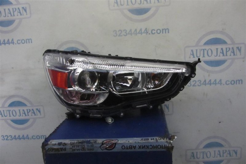 Фара передняя правая MITSUBISHI ASX / OUTLANDER SPORT 10-21 8301B588 новая
