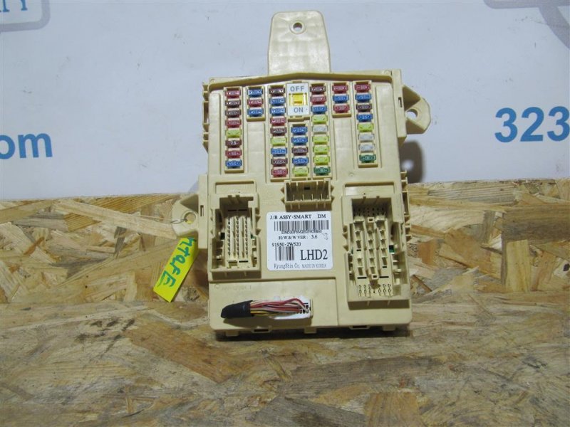 Блок предохранителей салон HYUNDAI SANTA FE (DM) 12-18 2013 Внедорожник 2.4 91950-2W520 Б/У