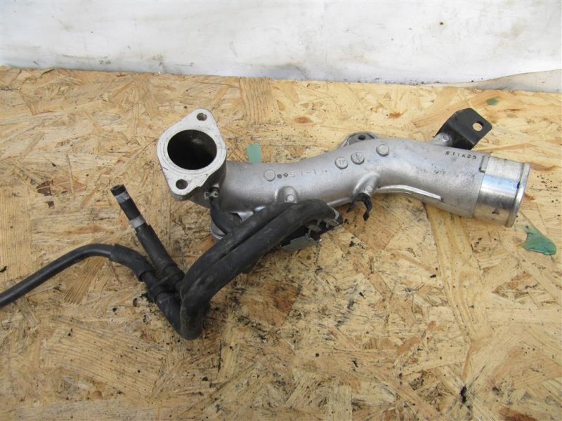 Запчасть патрубок интеркулера NISSAN JUKE 10-19 2012 Внедорожник 1.6 MR16DDT 14460-1KC0A Б/У Патрубок интеркулера NISSAN JUKE 10-19 2012 Внедорожник 1.6 MR16DDT 14460-1KC0A Б/У