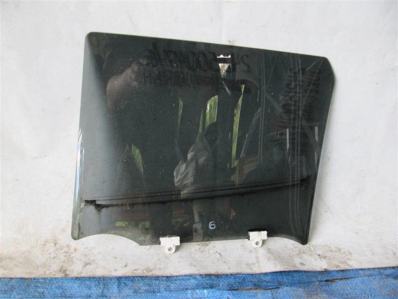 Стекло двери заднее правое JUKE 10-19 2012 Внедорожник 1.6 MR16DDT