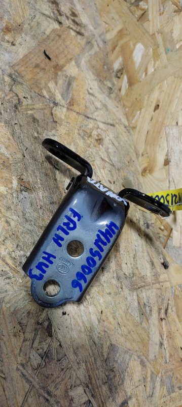 Запчасть петля двери нижняя передняя левая HYUNDAI SONATA LF 2014- 2017 Седан 2.4 79310-2E000 Б/У Петля двери нижняя передняя левая HYUNDAI SONATA LF 2014- 2017 Седан 2.4 79310-2E000 Б/У