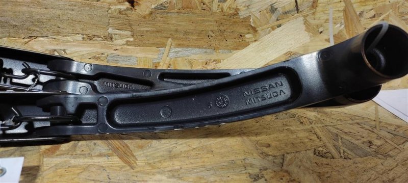 Поводок стеклоочистителя передний ALTIMA L33 12-18 2018 L33 2.5