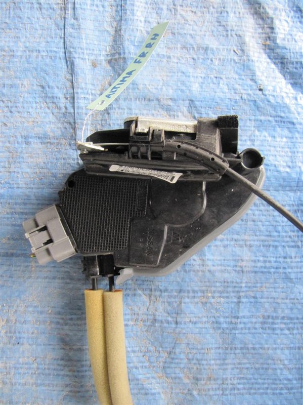 Замок двери передний правый ALTIMA L33 12-18 2018 L33 2