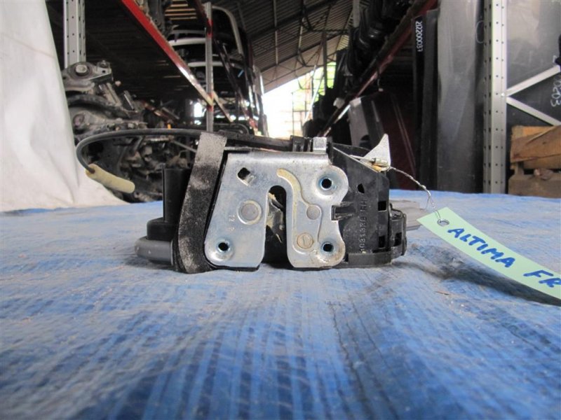 Замок двери передний правый ALTIMA L33 12-18 2018 L33 2