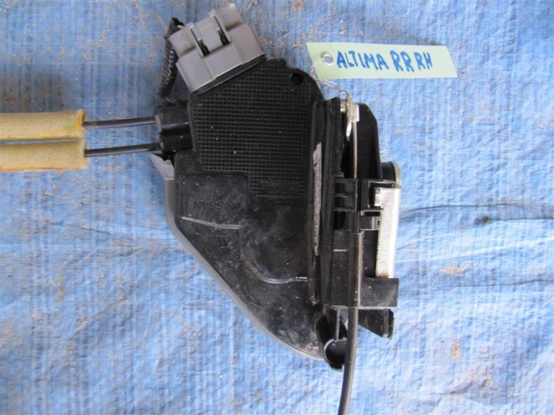 Замок двери задний правый ALTIMA L33 12-18 2018 L33 2.5