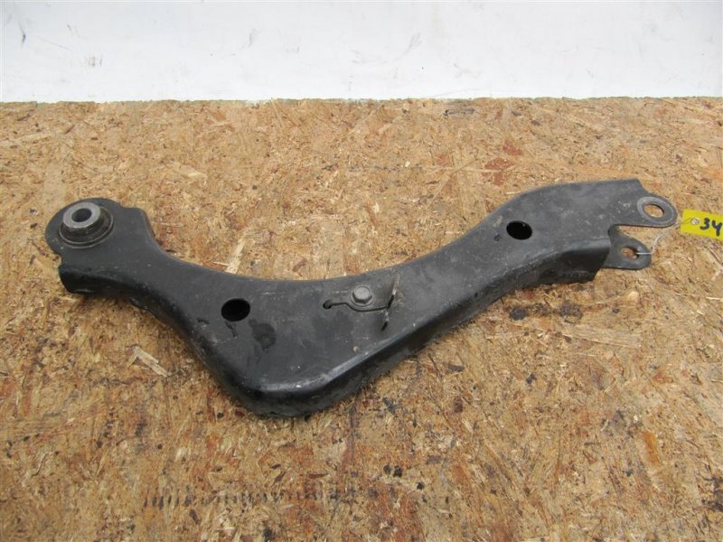 Рычаг задней подвески поперечный верхний задний правый ALTIMA L33 12-18 2018 L33 2.5