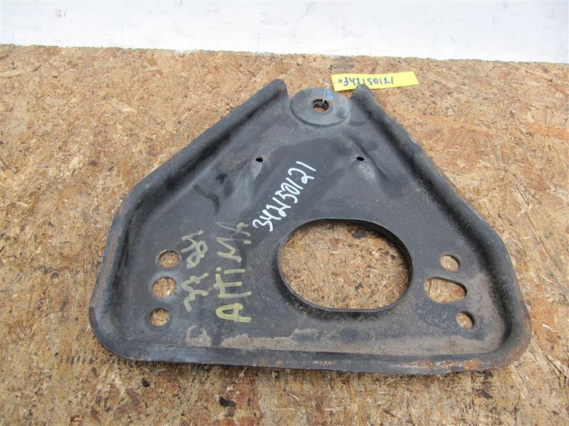 Крепление балки подвески переднее левое ALTIMA L33 12-18 2018 L33 2.5