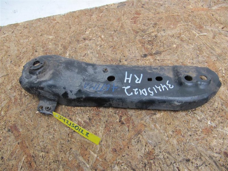 Крепление балки подвески правое ALTIMA L33 12-18 2018 L33 2.5