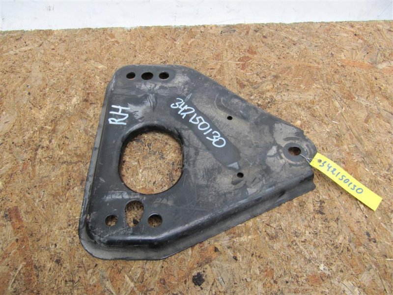 Крепление балки подвески переднее правое NISSAN ALTIMA L33 12-18 2018 L33 2.5 54340-JA000 Б/У