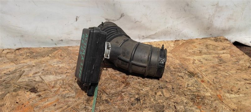 Патрубок воздушного фильтра NISSAN ALTIMA L33 12-18 2018 L33 2.5 16576-3TA0B Б/У