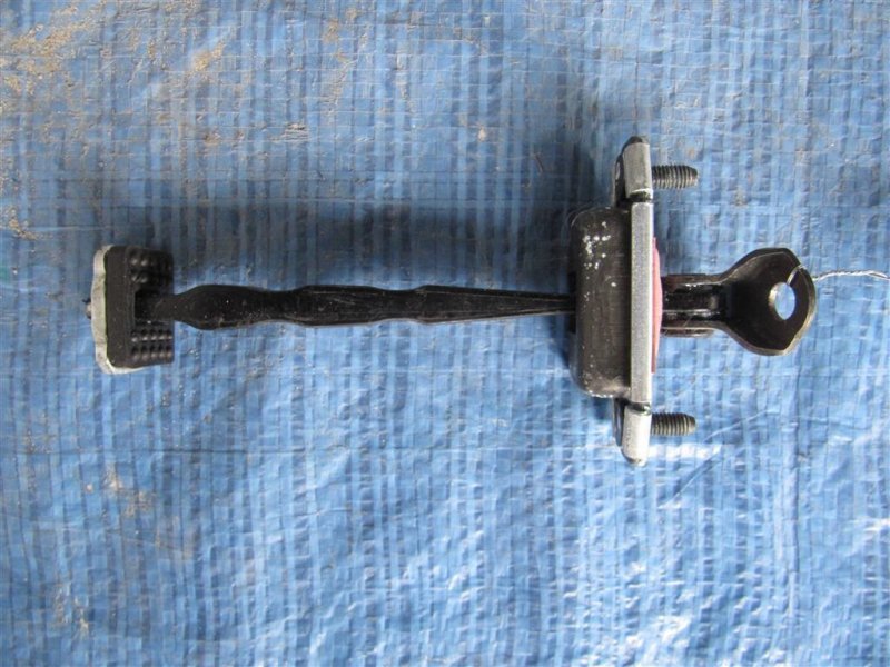 Ограничитель двери передний правый KIA SOUL PS 13-19 2015 PS 2.0 79390-B2000 Б/У