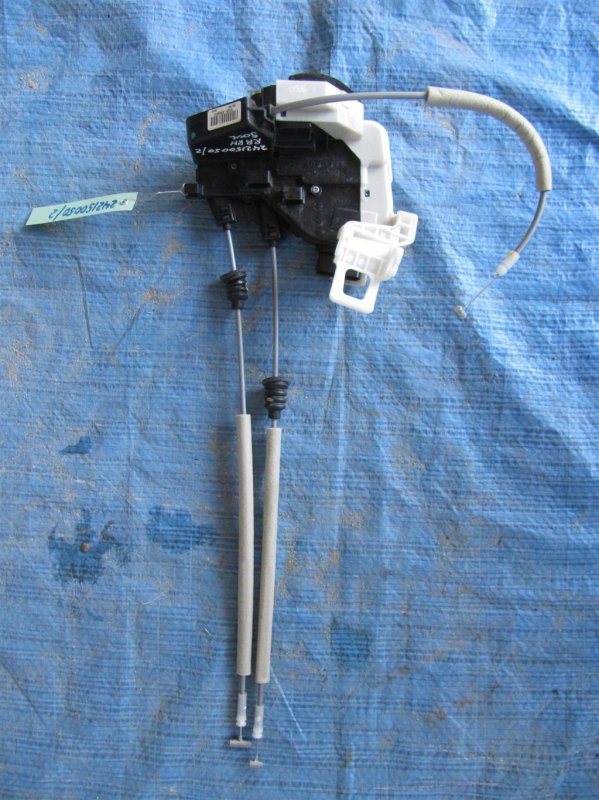 Запчасть замок двери задний правый KIA SOUL PS 13-19 2015 PS 2.0 81420-B2000 Б/У Замок двери задний правый KIA SOUL PS 13-19 2015 PS 2.0 81420-B2000 Б/У